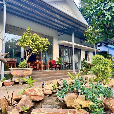 Bungalow Hotel Chi Khu Co Ong Exterior photo