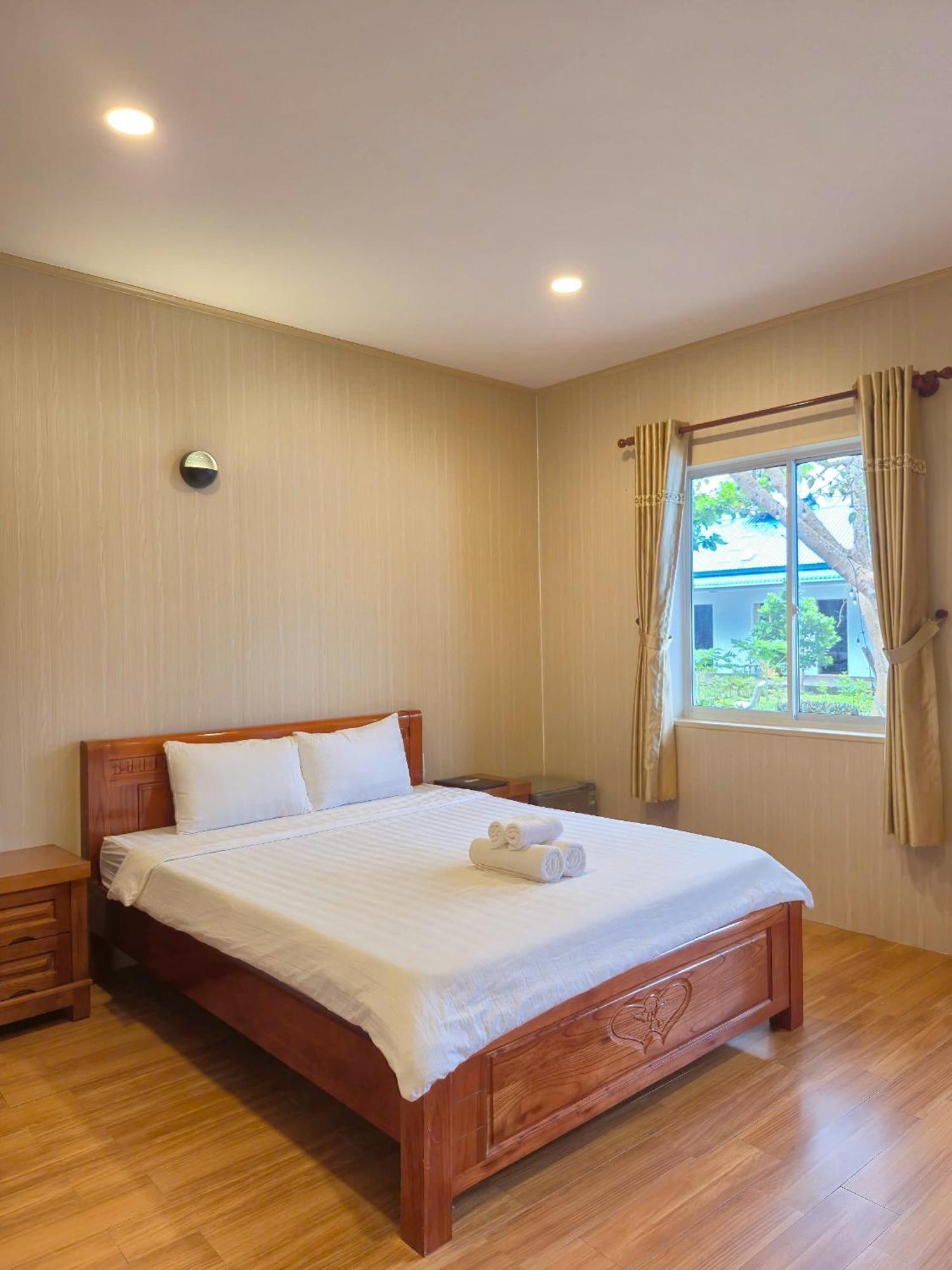 Bungalow Hotel Chi Khu Co Ong Exterior photo